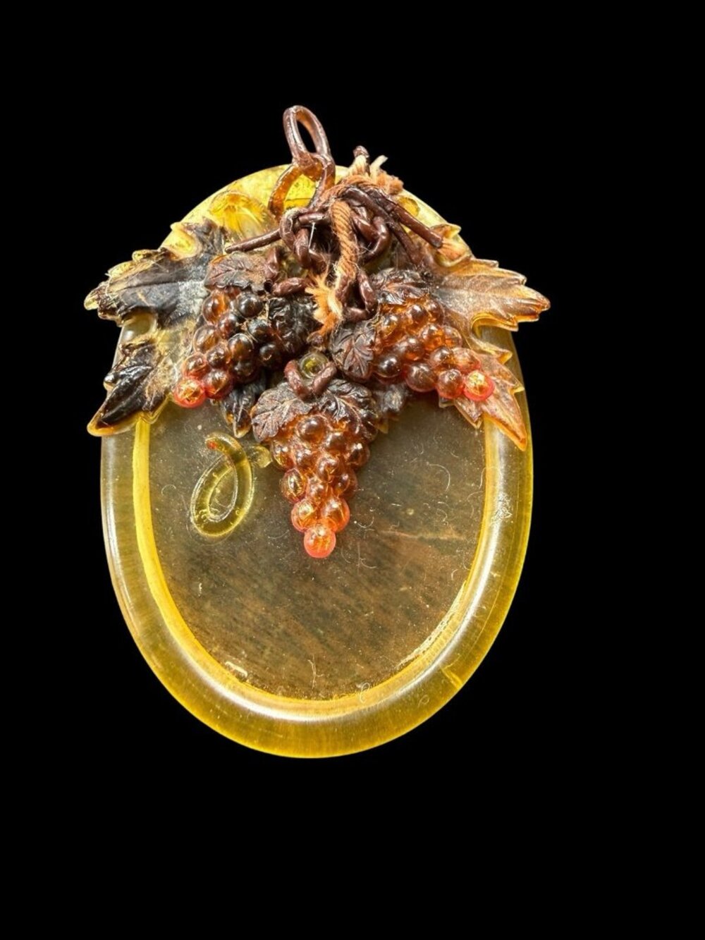 1930s Autumn Bakelite Brooch Grape Leaves Yellow Oval Floral 2 3/4” - Picture 6 of 8